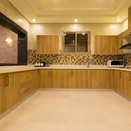 Ayam Lilian Aparthotel Μπουράιντα Εξωτερικό φωτογραφία