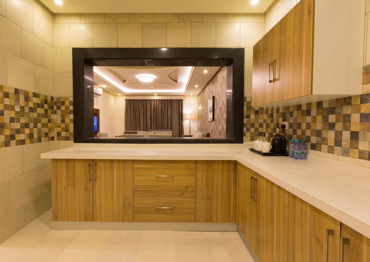 Ayam Lilian Aparthotel Μπουράιντα Εξωτερικό φωτογραφία